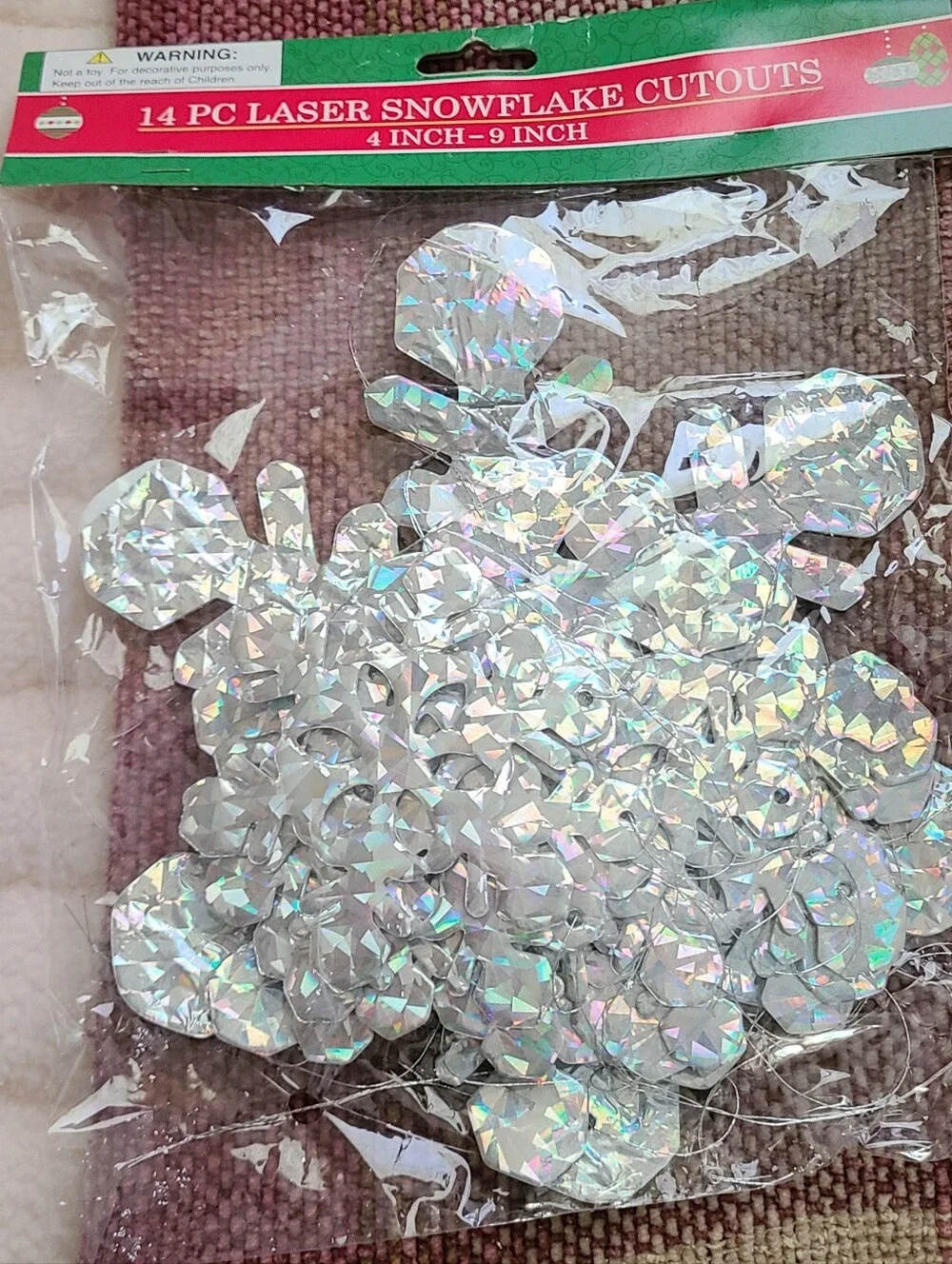 White Tinsel Garland w/Green Leaves & Red Berries & Haliogram Snowflake Garland